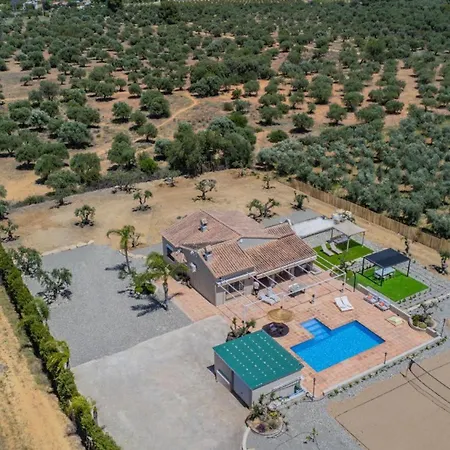 Tranquila El Retiro Villa *